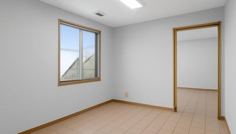 1053 Cromwell Avenue