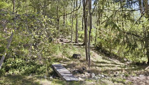 29 Small Mountain Dr