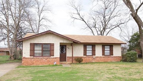 645 Groveland Dr