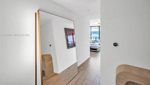 1000 Brickell Plz