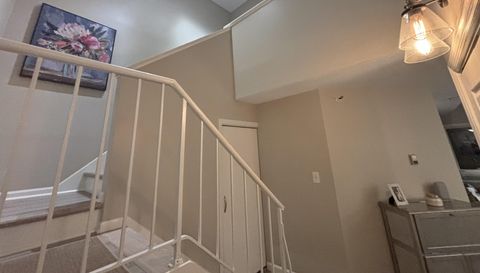 7625 Edinborough Way