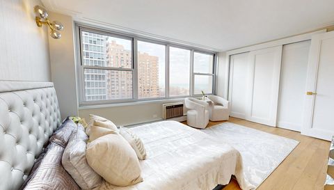 336 W Wellington Avenue