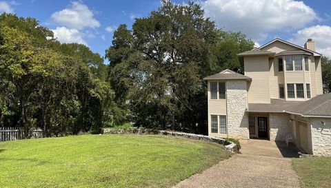 501 Westbrook Dr