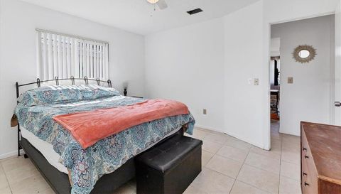 1815 ROXANE WAY