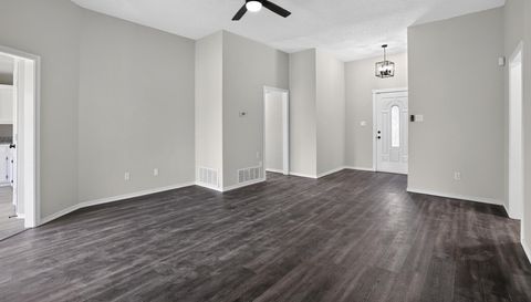 6057 Hillglen Dr