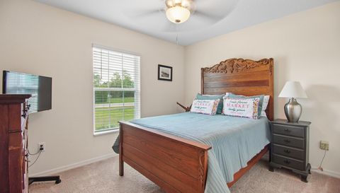 17 Ruth Dr