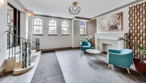 1824 N Lincoln Park West