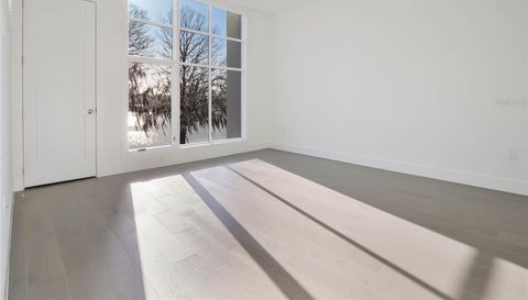 1780 Mondrian