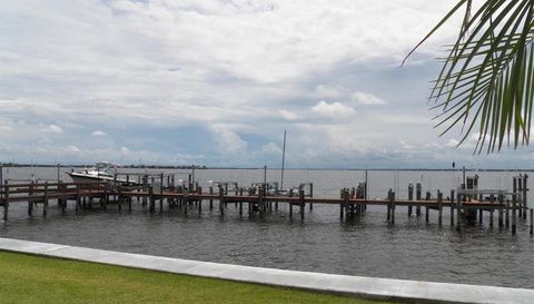 4139 Moon River Circle