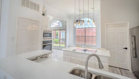 1806 Frosted Hill Dr