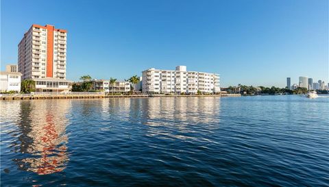 631 Palm Dr