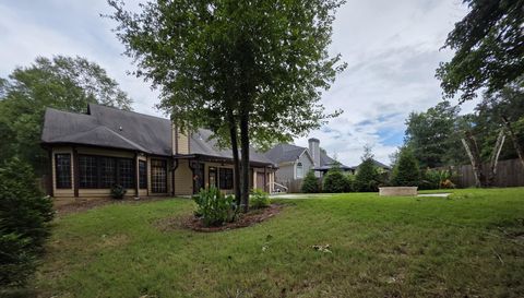680 Riverwood Dr