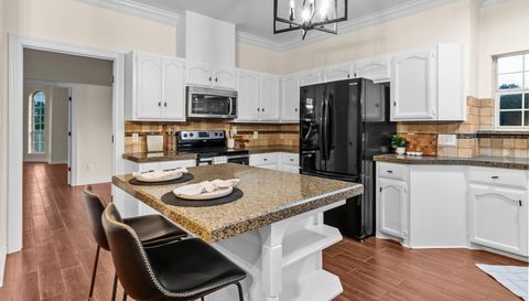 320 Woodland Oaks TRL