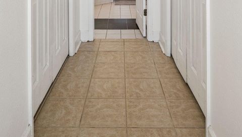 8072 Canyon Lake Cir