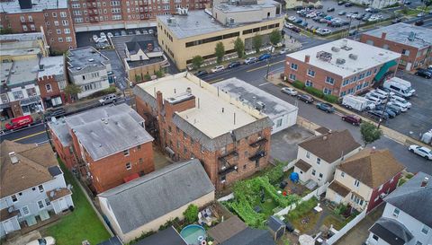 203 Willis Ave