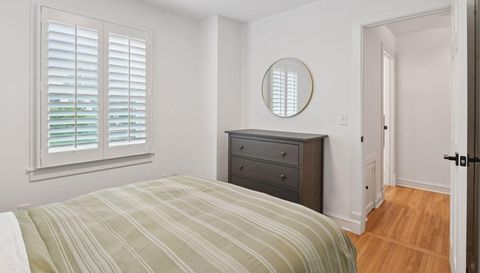 129 Chicago Avenue N