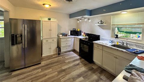 3847 Edgewood
