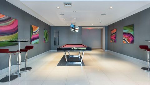 300 Sunny Isles Blvd