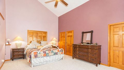 1368 Hunter Circle