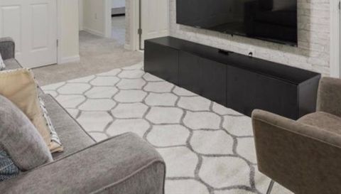 1692 TROPICAL PALMS CIRCLE