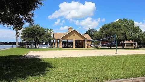 9738 Lake Chase Island
