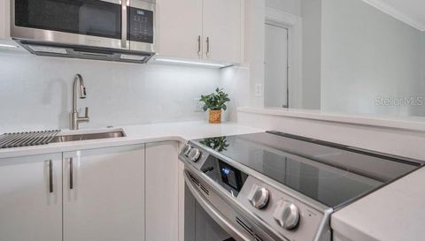 613 E RIDGEWOOD STREET