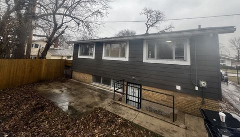 8312 S KENWOOD Avenue