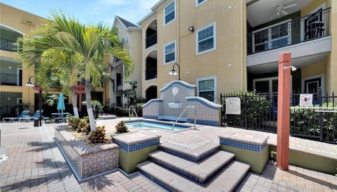 2010 E Palm Ave