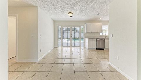 3207 19th Ave W