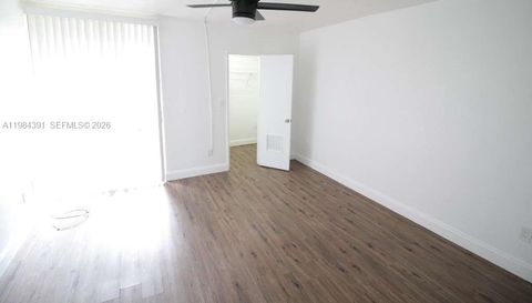 9220 Fontainebleau Blvd