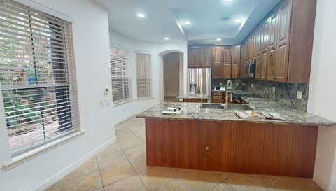949 Harbor View N