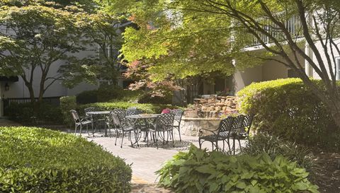 1075 Peachtree Walk NE