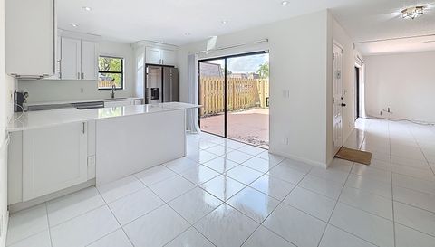 7496 Courtyard Run E