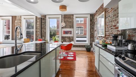 204 W Broughton St,