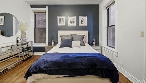 2142 N RACINE Avenue