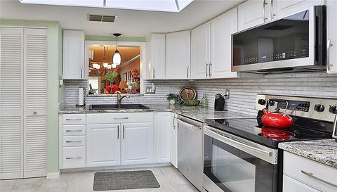 865 MACLAREN DRIVE N