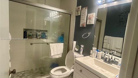 1025 Green Pine Blvd