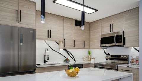 6157 N Sheridan Road