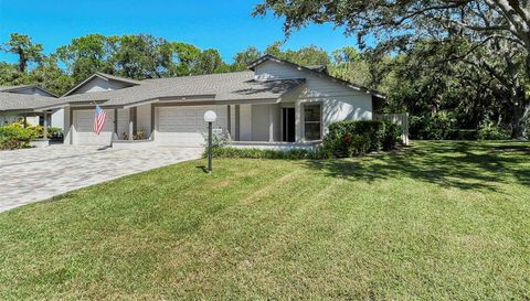 4635 Oak Forest