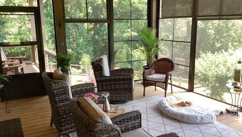 1052 Porter Creek Dr