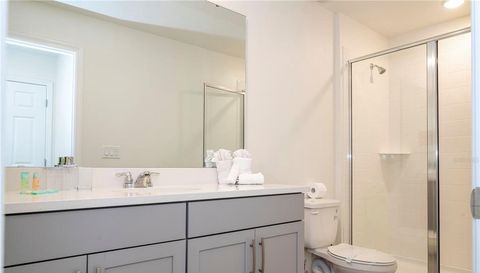 1692 TROPICAL PALMS CIRCLE