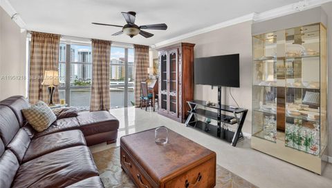 1000 Parkview Dr