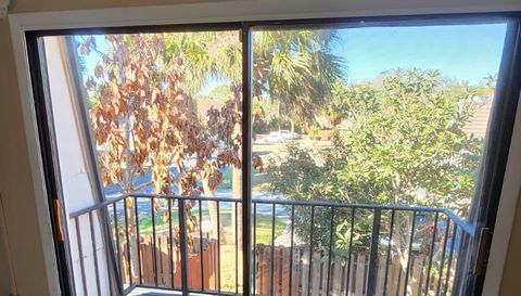 3311 Vista Oaks Cir NE