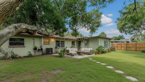 2406 Dellwood Dr