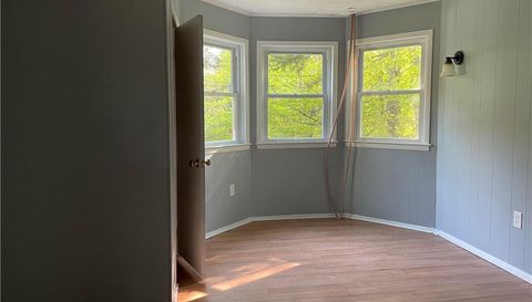 12 Woodland Ave