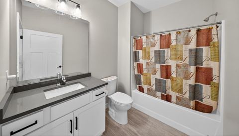 698 Shardlow Place NE