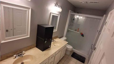 14 Country Woods Ct