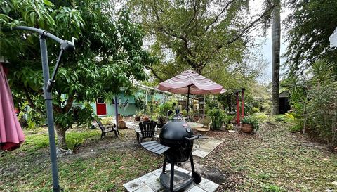 3847 Edgewood