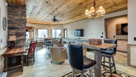 272 Heights Overlook