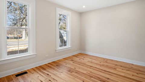 304 S Prairie Street